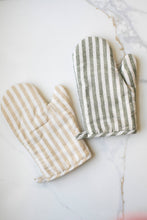Load image into Gallery viewer, Striped Oven Mitt