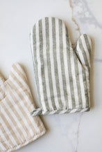 Load image into Gallery viewer, Striped Oven Mitt