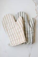 Load image into Gallery viewer, Striped Oven Mitt